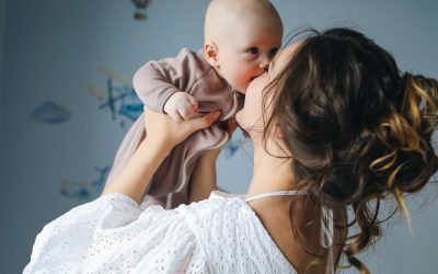 Mães: privação de sono nasce com os filhos